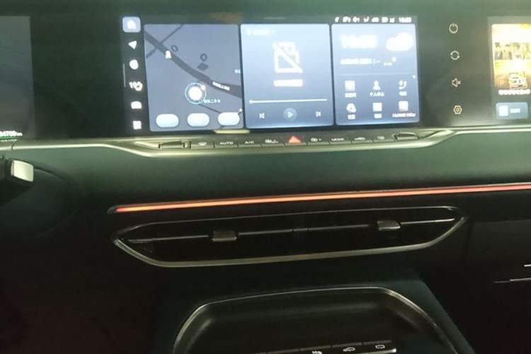 Used VOYAH FREE 2024 Ultra-Long Range Intelligent Driving Version Audio And AC Panel