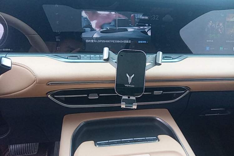 Used VOYAH FREE 2024 Ultra-Long Range Intelligent Driving Version Audio And AC Panel