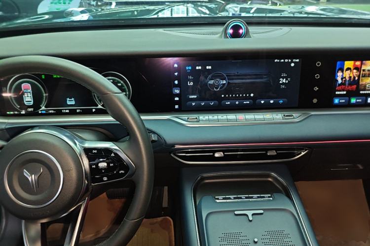 Used VOYAH FREE 2024 Ultra-Long Range Intelligent Driving Version Center Console