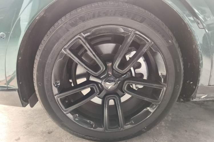 Used VOYAH FREE 2024 Ultra-Long Range Intelligent Driving Version Exterior 4