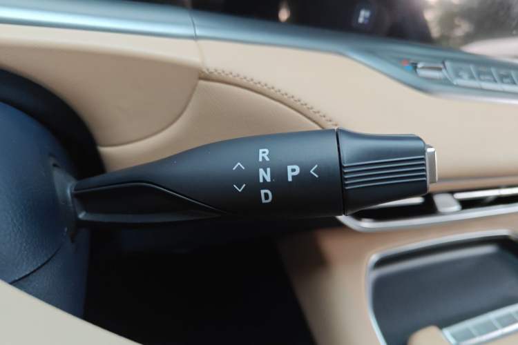 Used VOYAH FREE 2024 Ultra-Long Range Intelligent Driving Version Gear Lever