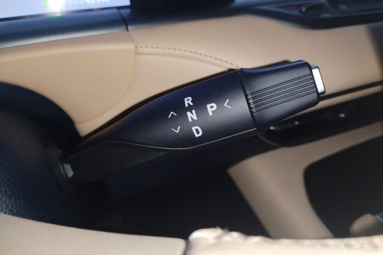 Used VOYAH FREE 2024 Ultra-Long Range Intelligent Driving Version Gear Lever