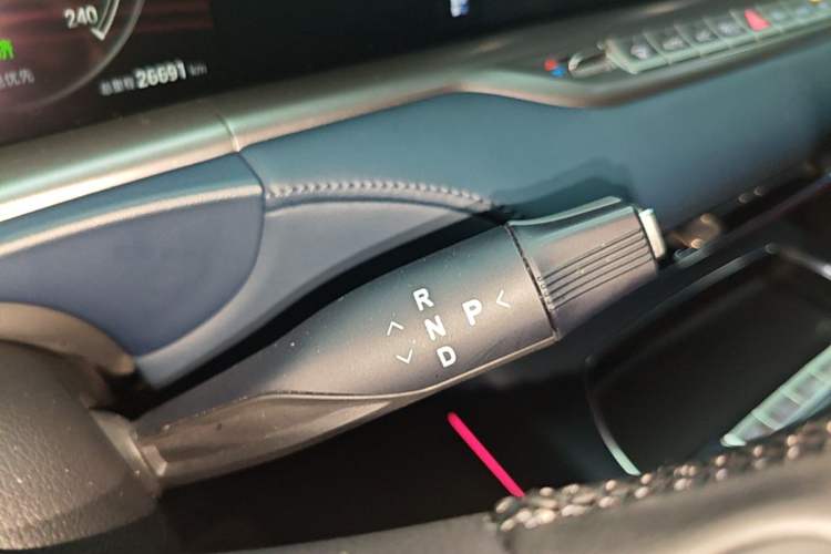 Used VOYAH FREE 2024 Ultra-Long Range Intelligent Driving Version Gear Lever