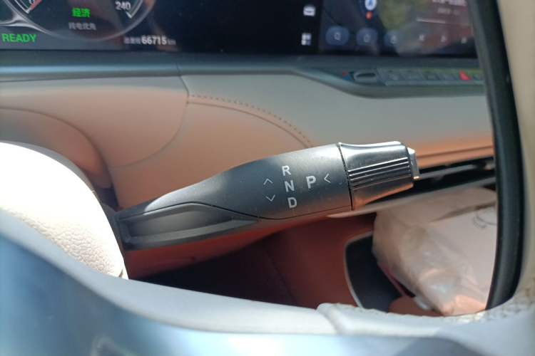 Used VOYAH FREE 2024 Ultra-Long Range Intelligent Driving Version Gear Lever