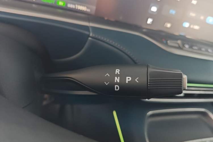 Used VOYAH FREE 2024 Ultra-Long Range Intelligent Driving Version Gear Lever