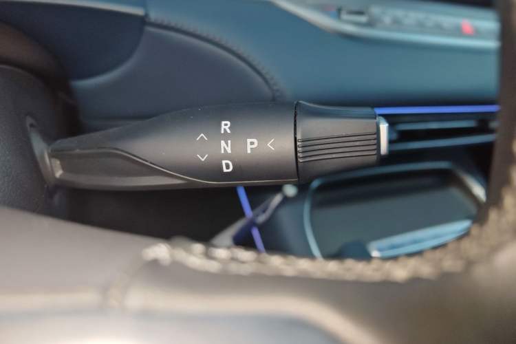 Used VOYAH FREE 2024 Ultra-Long Range Intelligent Driving Version Gear Lever
