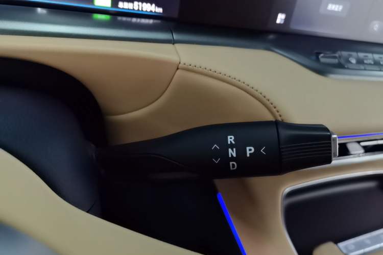 Used VOYAH FREE 2024 Ultra-Long Range Intelligent Driving Version Gear Lever