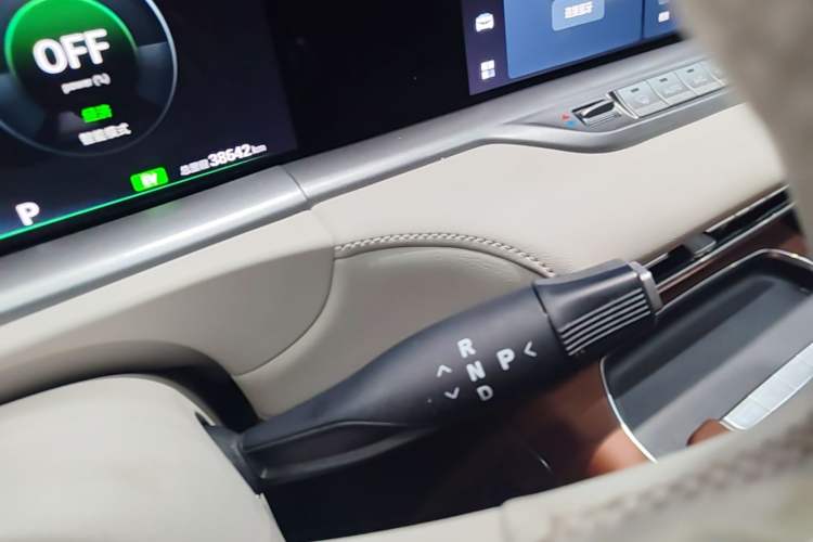 Used VOYAH FREE 2024 Ultra-Long Range Intelligent Driving Version Gear Lever