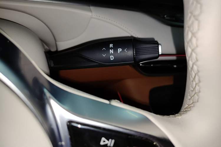 Used VOYAH FREE 2024 Ultra-Long Range Intelligent Driving Version Gear Lever