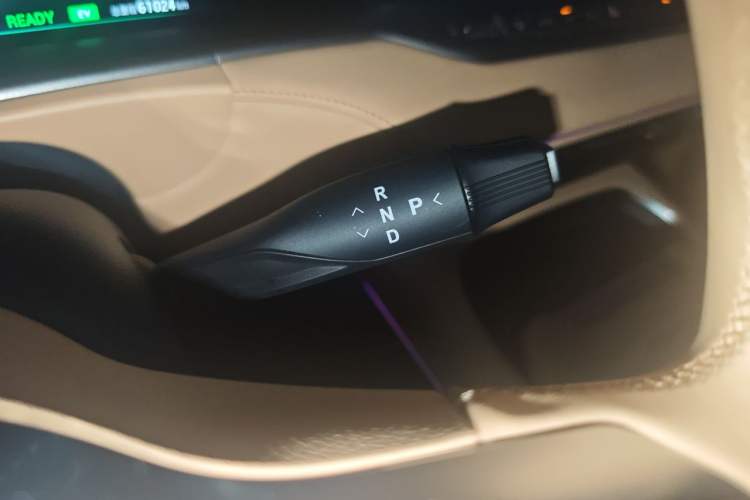 Used VOYAH FREE 2024 Ultra-Long Range Intelligent Driving Version Gear Lever