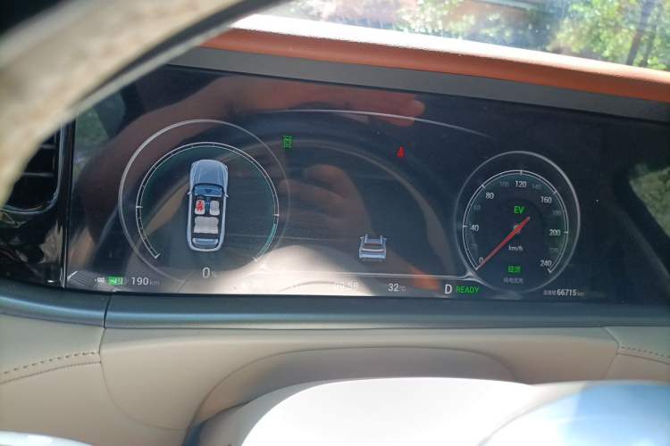 Used VOYAH FREE 2024 Ultra-Long Range Intelligent Driving Version Instrument Cluster