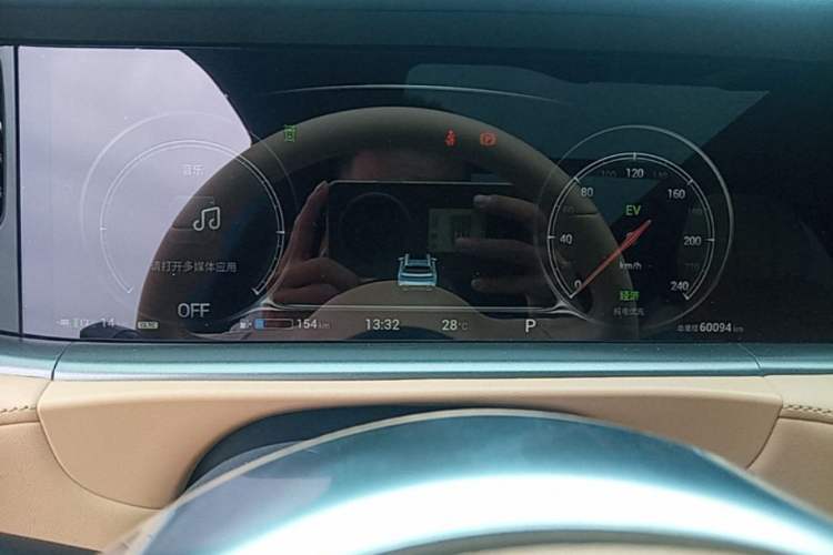 Used VOYAH FREE 2024 Ultra-Long Range Intelligent Driving Version Instrument Cluster