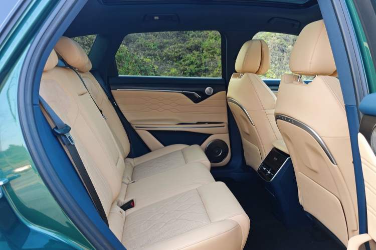 Used VOYAH FREE 2024 Ultra-Long Range Intelligent Driving Version Interior 3