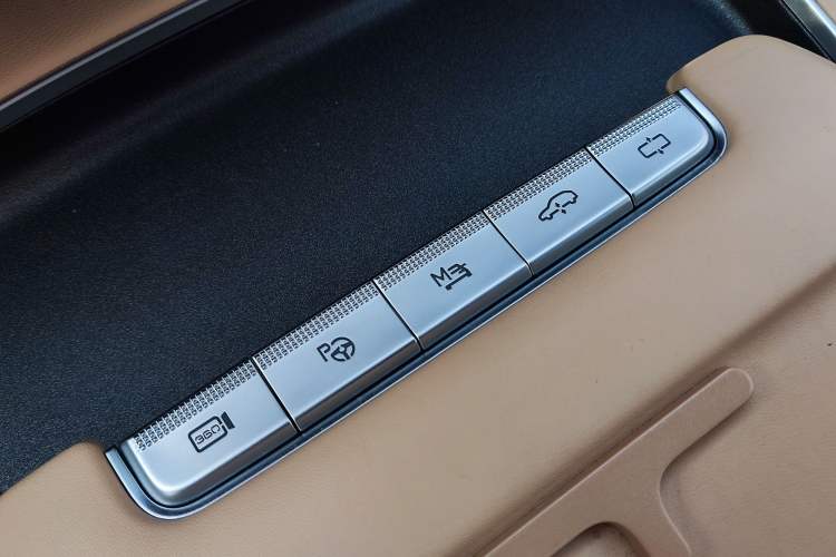 Used VOYAH FREE 2024 Ultra-Long Range Intelligent Driving Version Interior 4