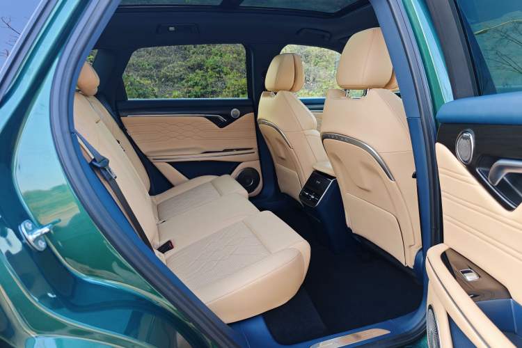 Used VOYAH FREE 2024 Ultra-Long Range Intelligent Driving Version Interior 9