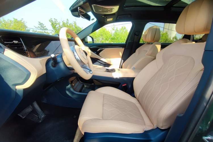 Used VOYAH FREE 2024 Ultra-Long Range Intelligent Driving Version Interior 9