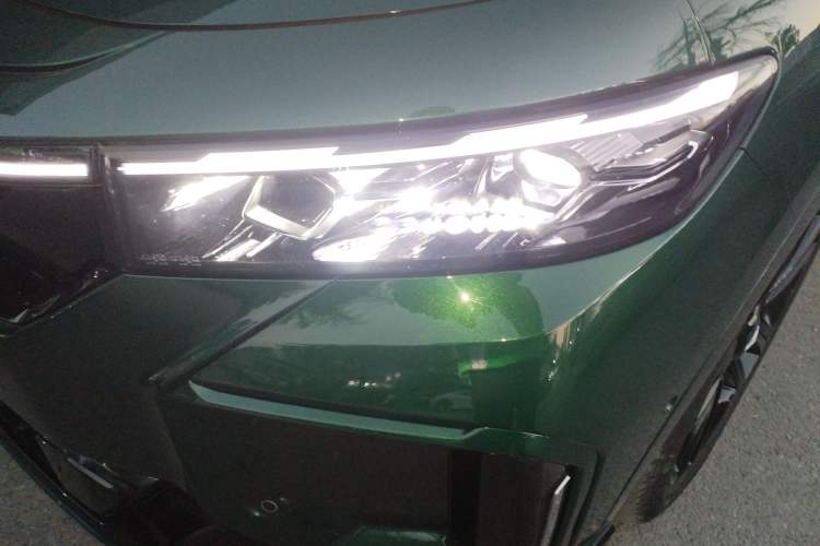 Used VOYAH FREE 2024 Ultra-Long Range Intelligent Driving Version Left Front Headlight