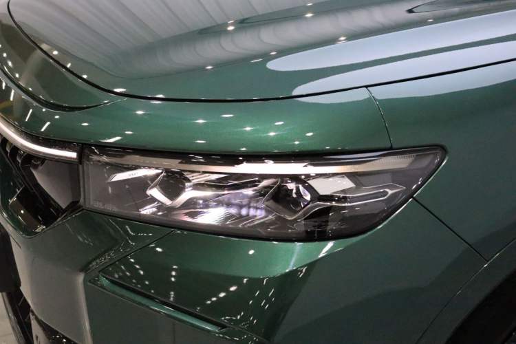 Used VOYAH FREE 2024 Ultra-Long Range Intelligent Driving Version Left Front Headlight