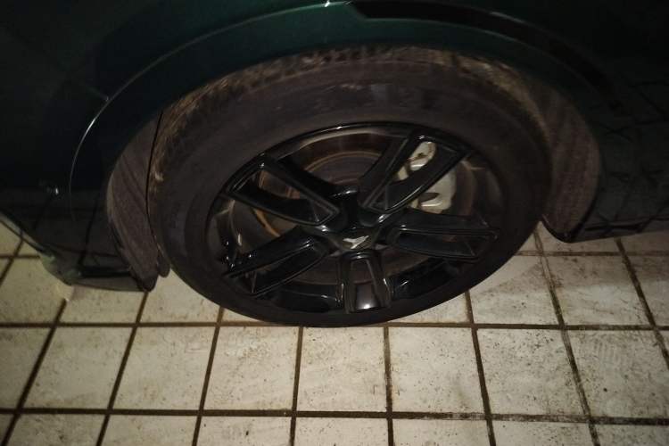 Used VOYAH FREE 2024 Ultra-Long Range Intelligent Driving Version Left Front Wheel Hub