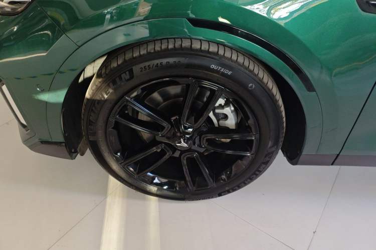 Used VOYAH FREE 2024 Ultra-Long Range Intelligent Driving Version Left Front Wheel Hub