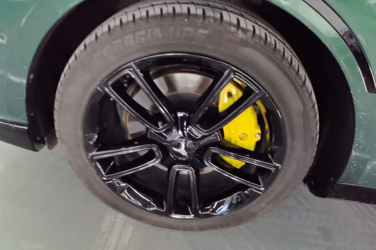 Used VOYAH FREE 2024 Ultra-Long Range Intelligent Driving Version Left Front Wheel Hub