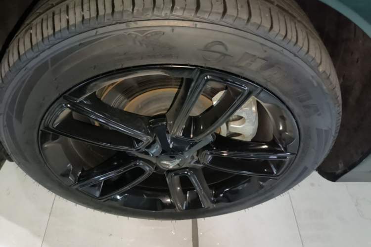 Used VOYAH FREE 2024 Ultra-Long Range Intelligent Driving Version Left Front Wheel Hub