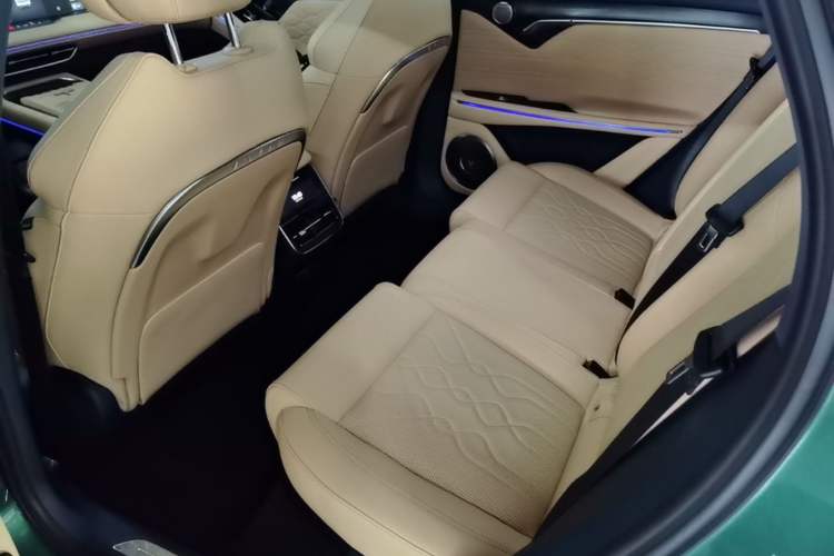 Used VOYAH FREE 2024 Ultra-Long Range Intelligent Driving Version Left Rear Seat