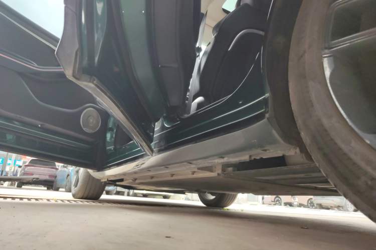 Used VOYAH FREE 2024 Ultra-Long Range Intelligent Driving Version Left Side Sill