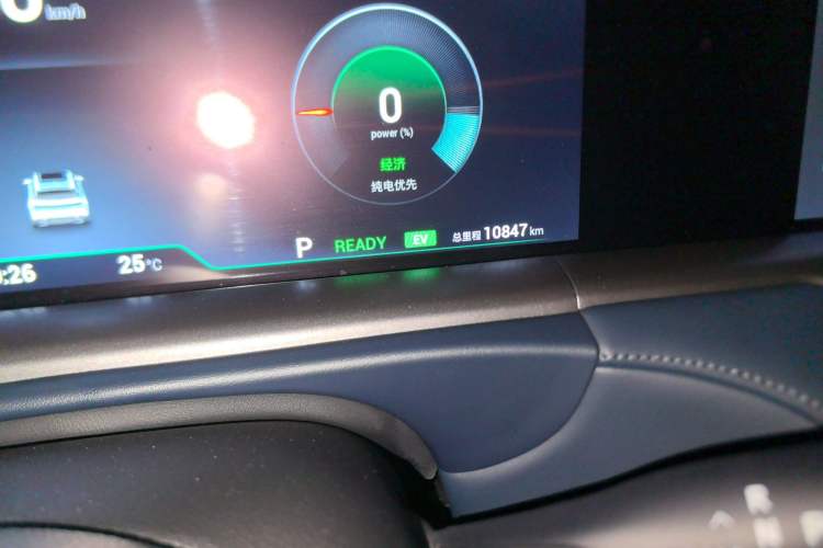 Used VOYAH FREE 2024 Ultra-Long Range Intelligent Driving Version Odometer Close Up