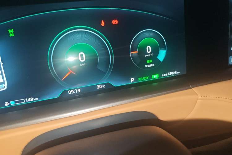 Used VOYAH FREE 2024 Ultra-Long Range Intelligent Driving Version Odometer Close Up
