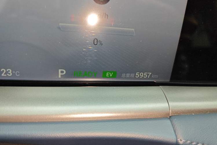 Used VOYAH FREE 2024 Ultra-Long Range Intelligent Driving Version Odometer Close Up