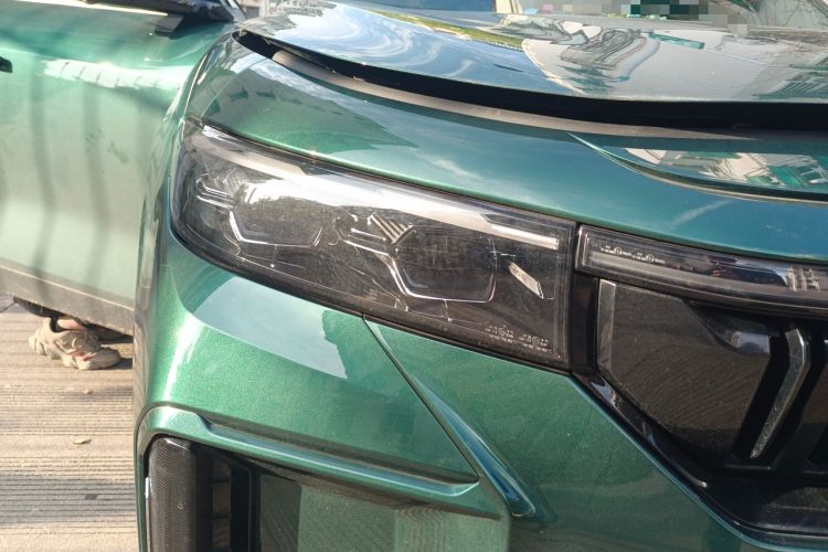 Used VOYAH FREE 2024 Ultra-Long Range Intelligent Driving Version Right Front Headlight