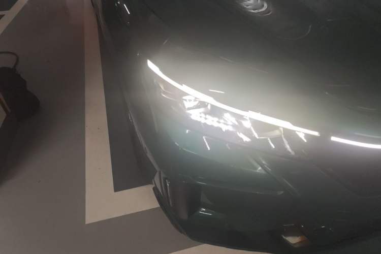 Used VOYAH FREE 2024 Ultra-Long Range Intelligent Driving Version Right Front Headlight