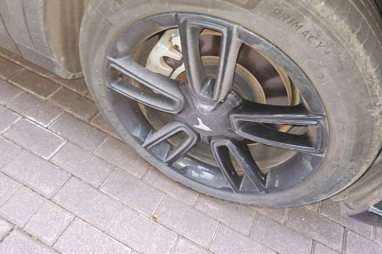 Used VOYAH FREE 2024 Ultra-Long Range Intelligent Driving Version Right Front Wheel Hub