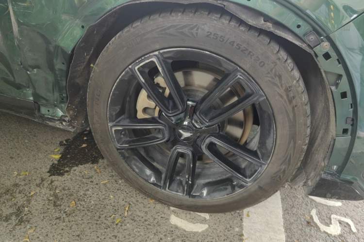 Used VOYAH FREE 2024 Ultra-Long Range Intelligent Driving Version Right Front Wheel Hub
