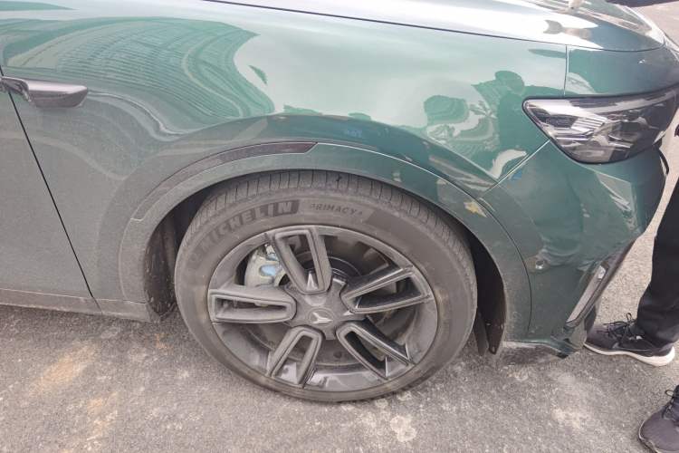 Used VOYAH FREE 2024 Ultra-Long Range Intelligent Driving Version Right Front Wheel Hub