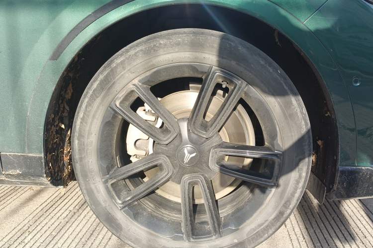 Used VOYAH FREE 2024 Ultra-Long Range Intelligent Driving Version Right Front Wheel Hub