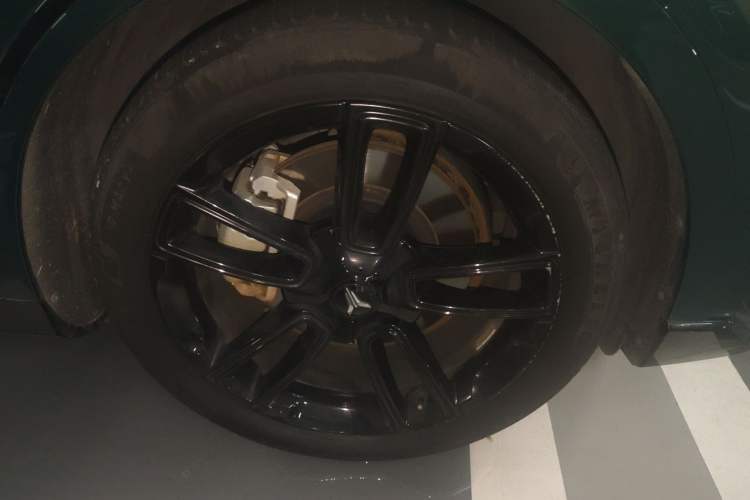 Used VOYAH FREE 2024 Ultra-Long Range Intelligent Driving Version Right Front Wheel Hub