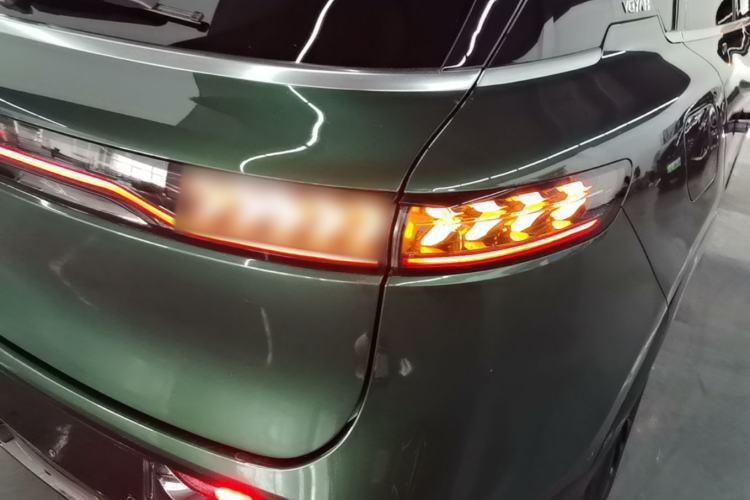 Used VOYAH FREE 2024 Ultra-Long Range Intelligent Driving Version Right Rear Taillight