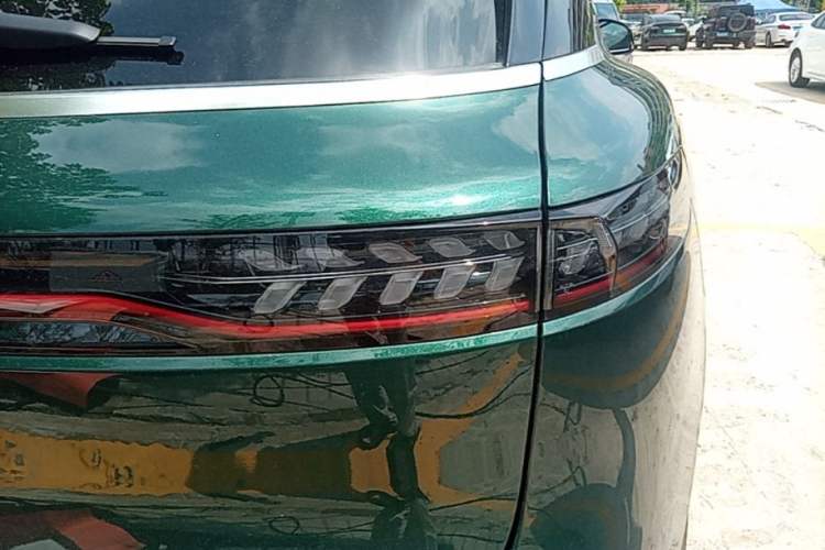 Used VOYAH FREE 2024 Ultra-Long Range Intelligent Driving Version Right Rear Taillight
