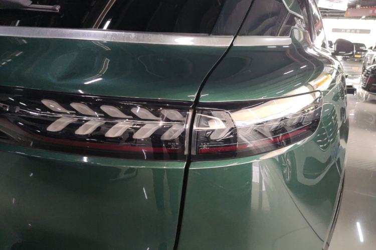 Used VOYAH FREE 2024 Ultra-Long Range Intelligent Driving Version Right Rear Taillight