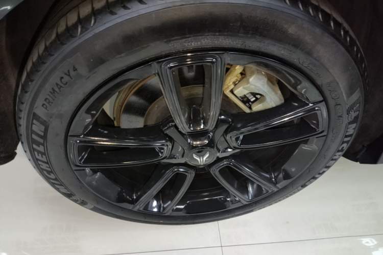 Used VOYAH FREE 2024 Ultra-Long Range Intelligent Driving Version Right Rear Wheel Hub