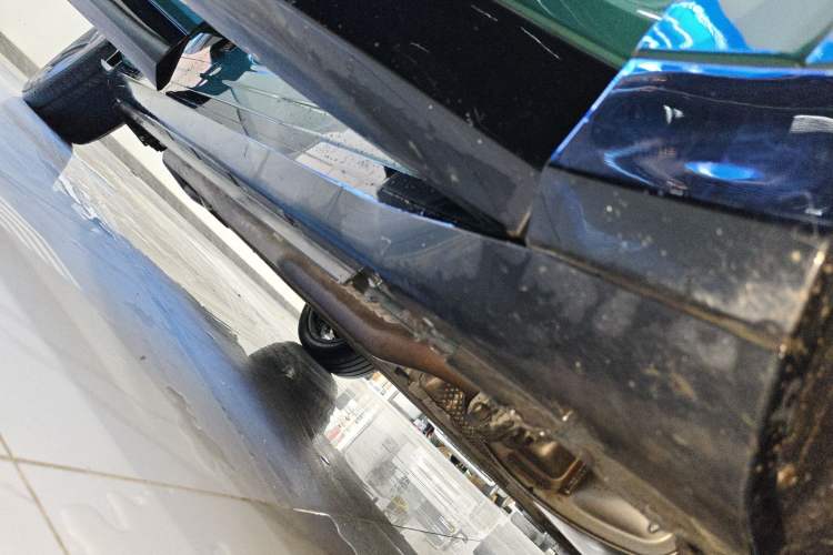 Used VOYAH FREE 2024 Ultra-Long Range Intelligent Driving Version Right Side Sill