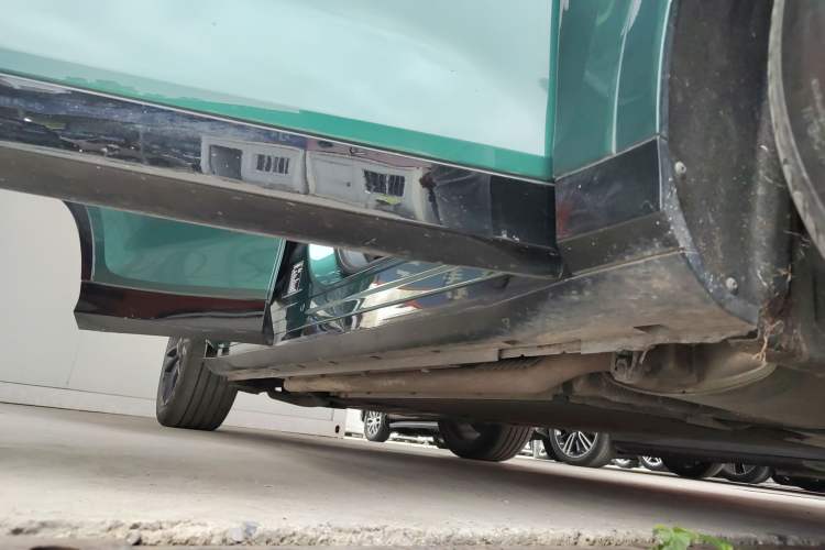 Used VOYAH FREE 2024 Ultra-Long Range Intelligent Driving Version Right Side Sill