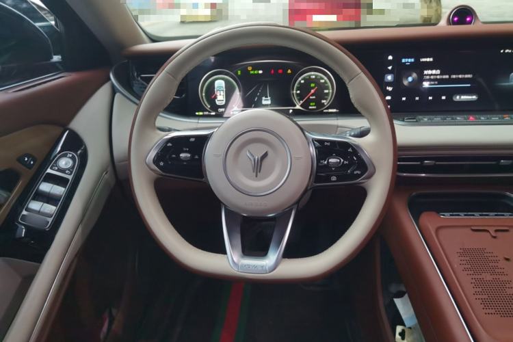 Used VOYAH FREE 2024 Ultra-Long Range Intelligent Driving Version Steering Wheel