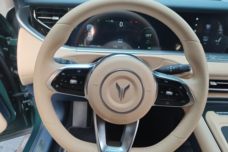 Used VOYAH FREE 2024 Ultra-Long Range Intelligent Driving Version Steering Wheel
