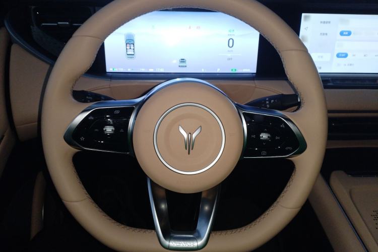 Used VOYAH FREE 2024 Ultra-Long Range Intelligent Driving Version Steering Wheel