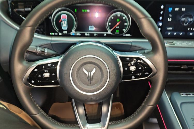 Used VOYAH FREE 2024 Ultra-Long Range Intelligent Driving Version Steering Wheel