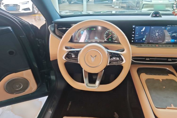Used VOYAH FREE 2024 Ultra-Long Range Intelligent Driving Version Steering Wheel
