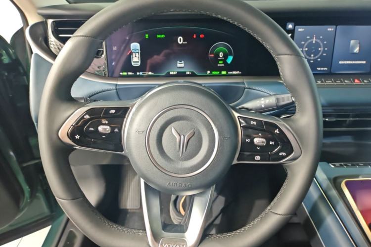 Used VOYAH FREE 2024 Ultra-Long Range Intelligent Driving Version Steering Wheel